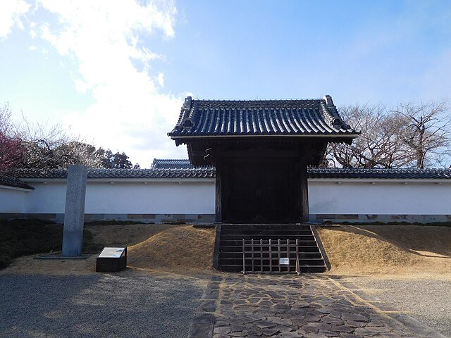 🏞️ 고도칸 공원(코도칸 코엔) 이미지 7